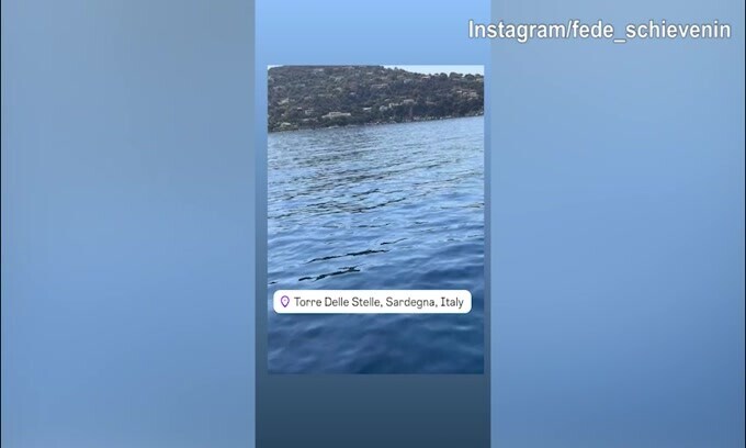 La famiglia Barella è in Sardegna in mezzo...ai delfini