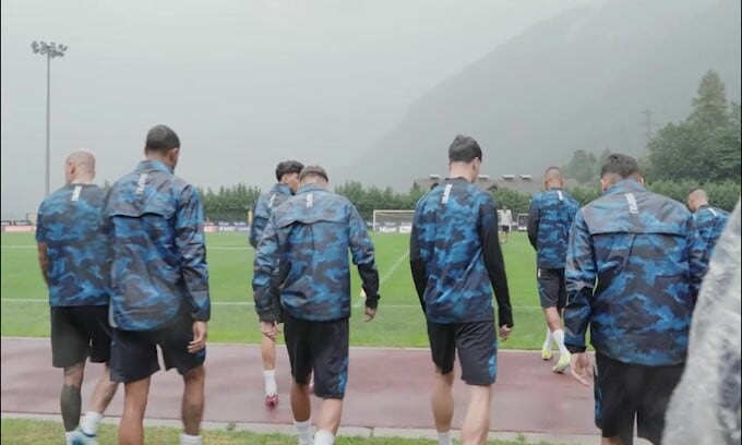 Napoli, secondo giorno a Dimaro: ritmo intenso sotto la pioggia