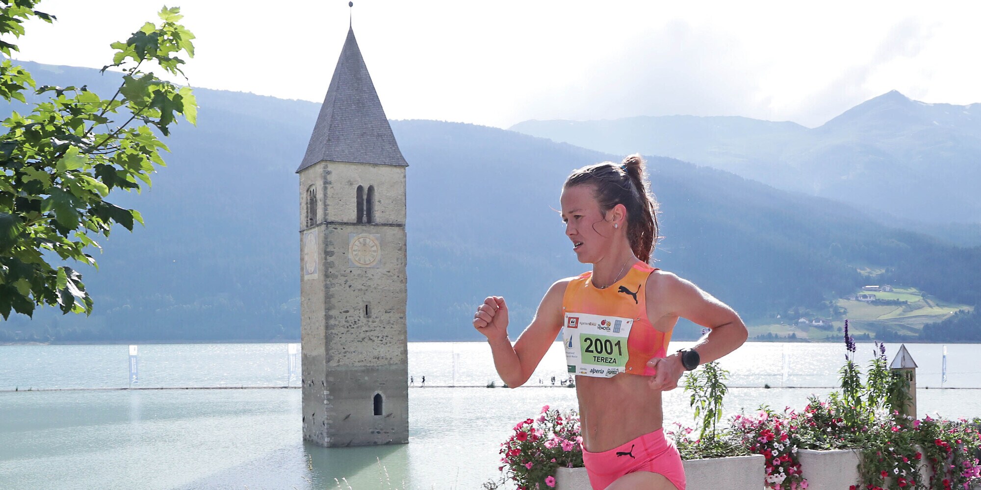 In 3000 al Giro Lago di Resia dei 3.000, vittoria di Hrochova e Wedel