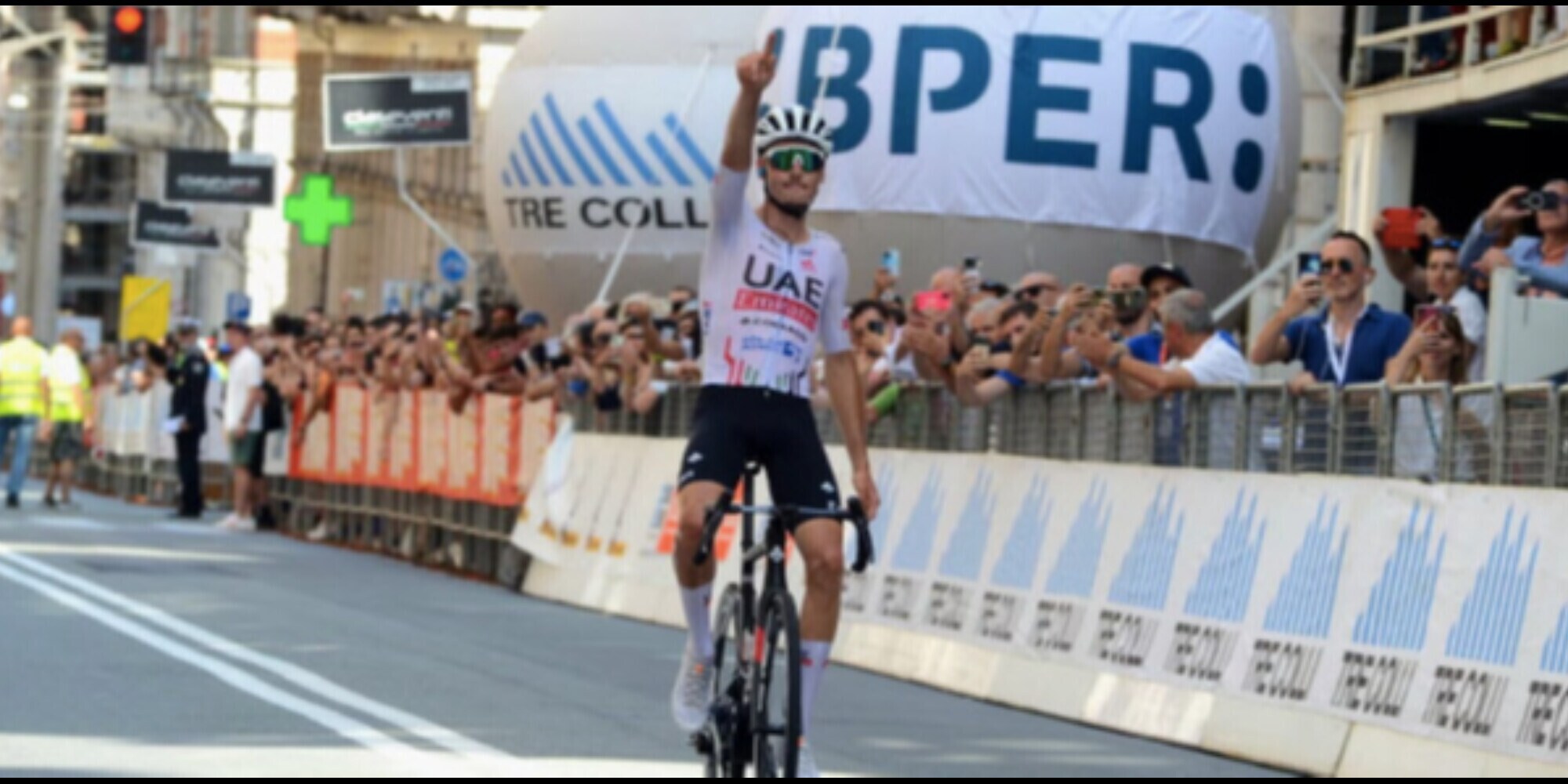 Giro dell’Appennino: festa grande per lo svizzero Christen