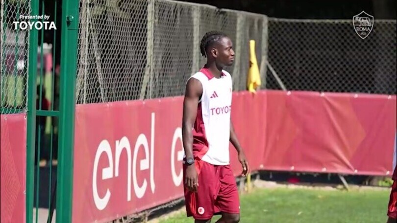 Sole e afa, la Roma si allena a Trigoria: Abraham in grande spolvero