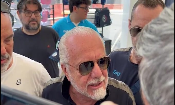De Laurentiis: "Non c'è nulla di scritto nel calcio"
