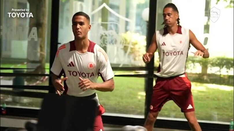 Roma, Dybala segna e incanta in allenamento