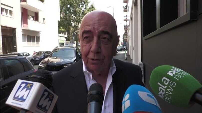 Galliani: "Sensi? Incontrato casualmente. Colpani? Il telefono piange..."