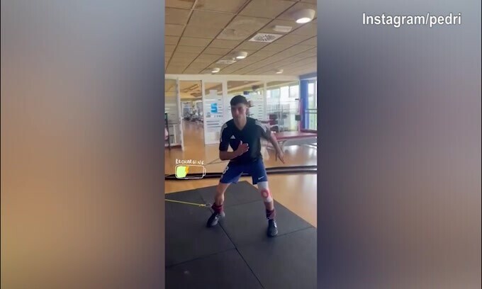 Pedri campione d'Europa, già al lavoro in palestra