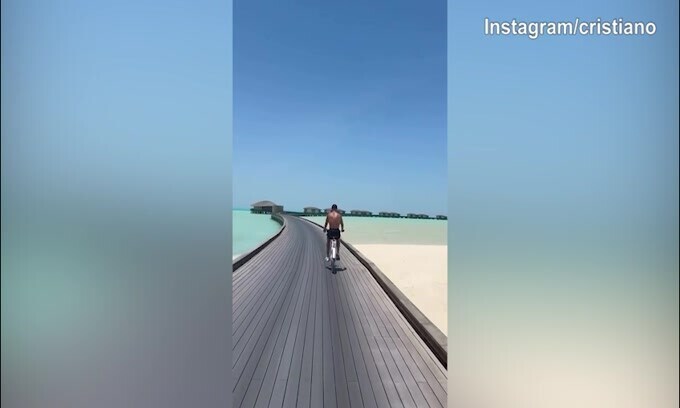 Cristiano Ronaldo, biciclettata in un luogo meraviglioso