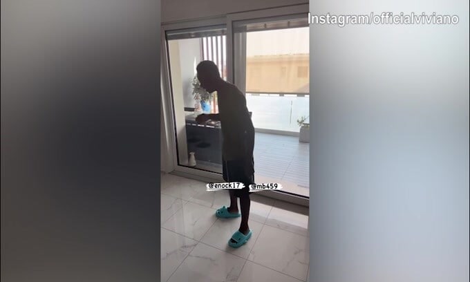 Viviano, che risate sull'outfit di Balotelli