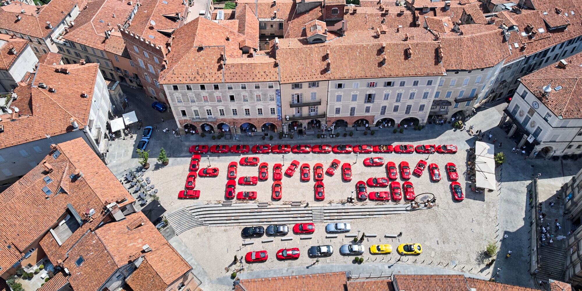Mondovì e Motori: grande successo tra “Vecchie Signore” e Ferrari