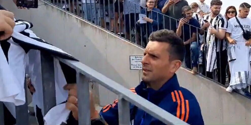 Entusiasmo Juve, Thiago Motta e Vlahovic i più acclamati dai tifosi in Germania