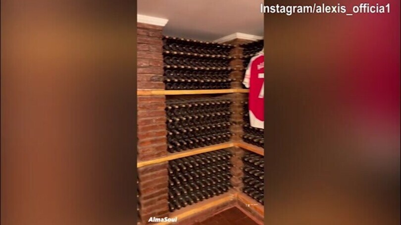 Sanchez, nell'enoteca spuntano le sue maglie storiche