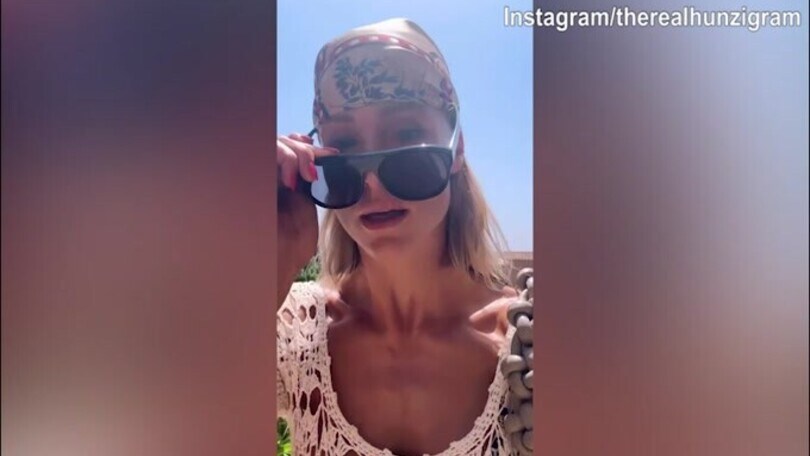 Michelle Hunziker va in spiaggia: "Che caldo..."