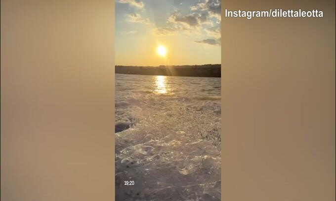DIletta Leotta, giro al mare con un tramonto speciale