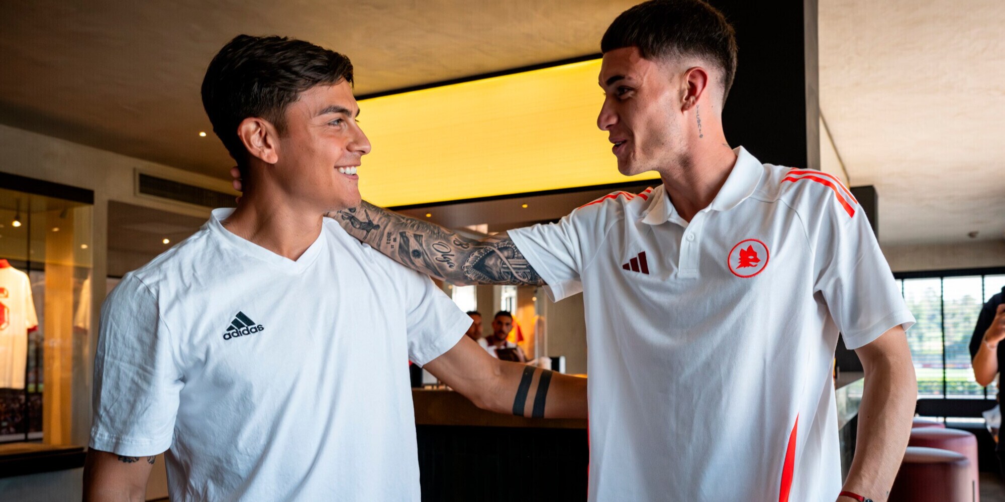 Dybala dà il benvenuto a Soulé: il video social infiamma la tifoseria