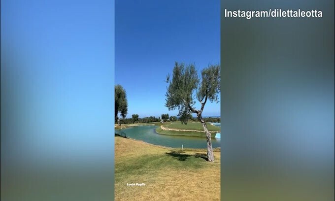 Puglia, Diletta Leotta si rilassa prima dell'inizio della Serie A