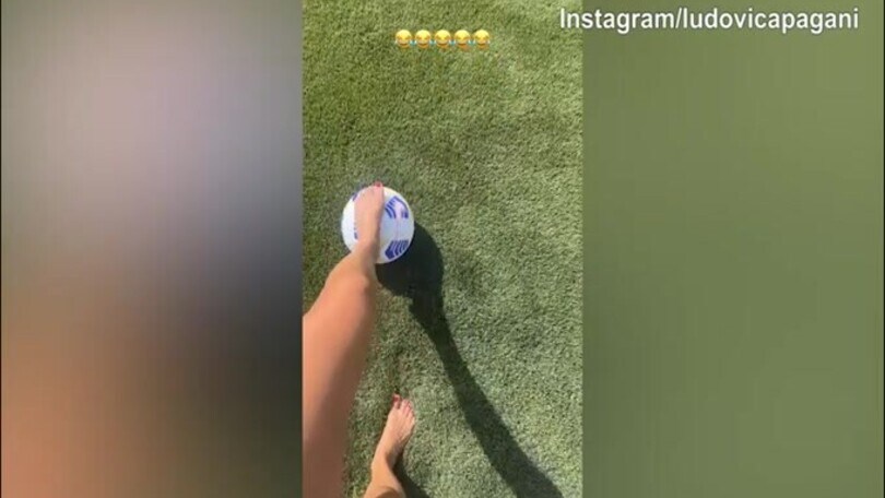 Ludovica Pagani prova ad emulare il Faraone, ma i risultati...