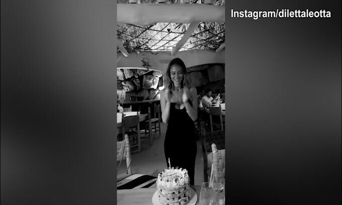 Diletta Leotta, torta e candeline per il suo 33esimo compleanno