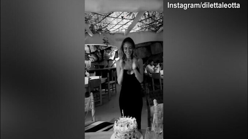 Diletta Leotta, torta e candeline per il suo 33esimo compleanno