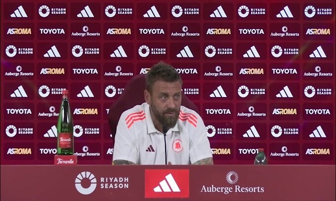 De Rossi: "Dispiace per insulti sui social"