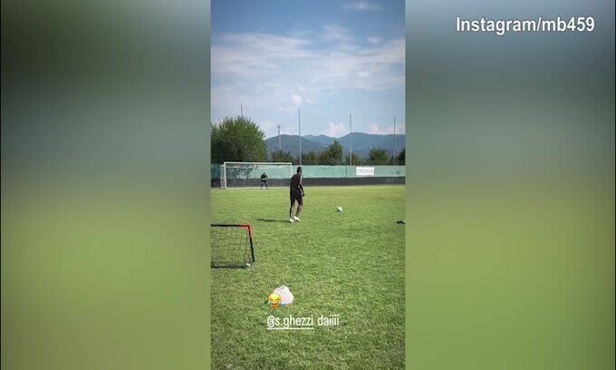 Balotelli, cecchino perfetto su punizione