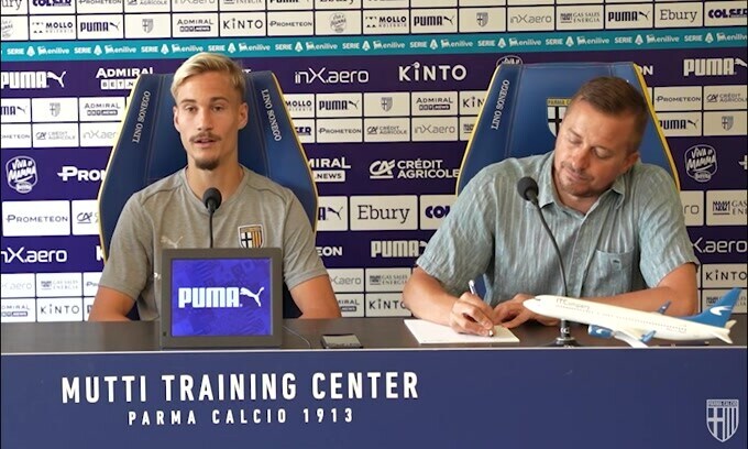 Almqvist: "Che onore vestire la maglia del Parma"