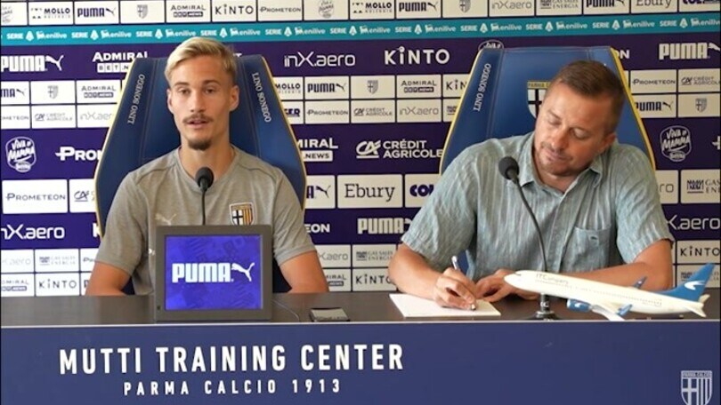 Almqvist: "Che onore vestire la maglia del Parma"
