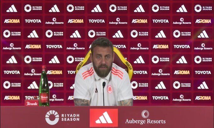 De Rossi: "Karsdorp? Scelta mia, mi prendo la responsabilità"