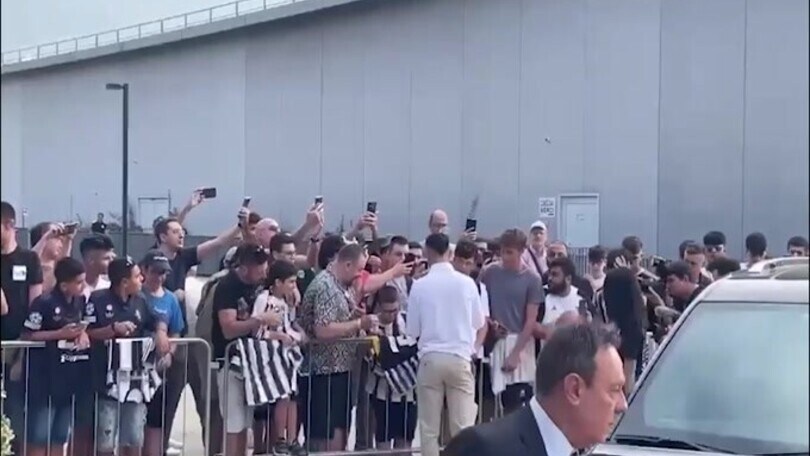Primo abbraccio Juve per Nico Gonzalez al JMedical