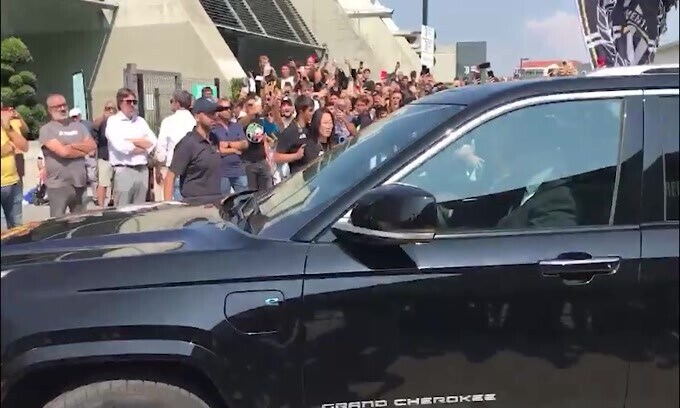 Juve, Koopmeiners arriva al JMedical ed esplode il tifo