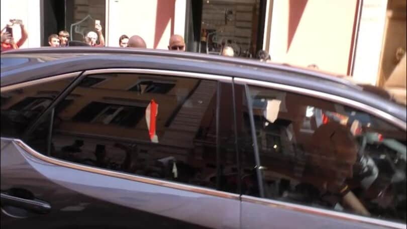 Roma, Dybala al Roma Store: l'argentino saluta i tifosi