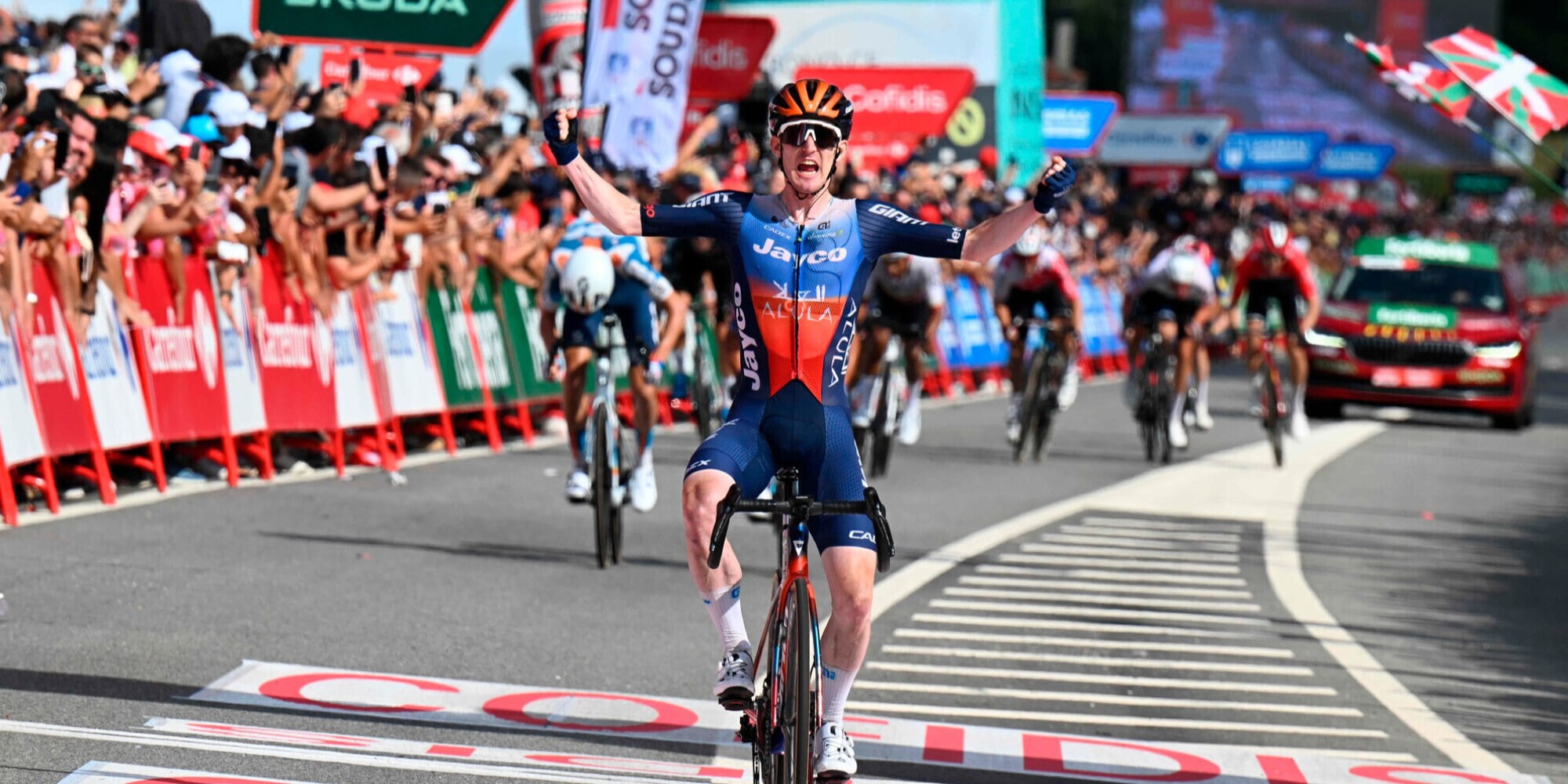 Vuelta, il riscatto di Dunbar e il graffio di Roglic