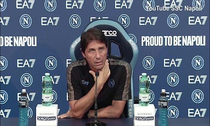 Conte esalta Kvaratskhelia: "Può diventare un top player"