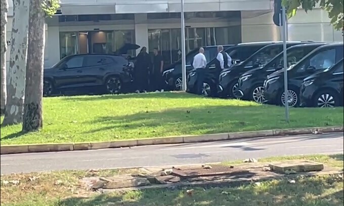 Milan, lo sbarco di Abraham a Linate
