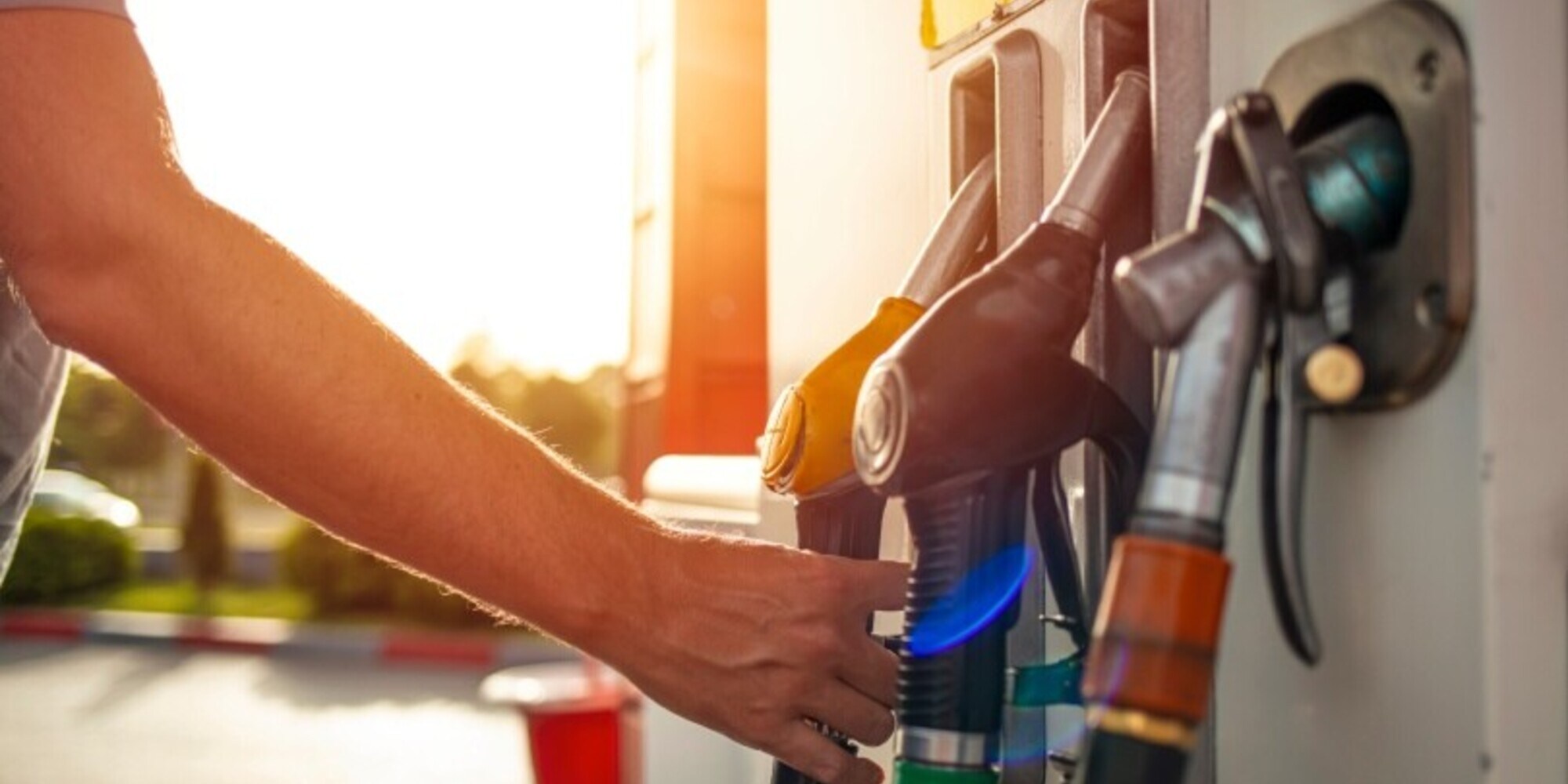 Prezzi dei carburanti, ancora in lieve discesa benzina e Diesel