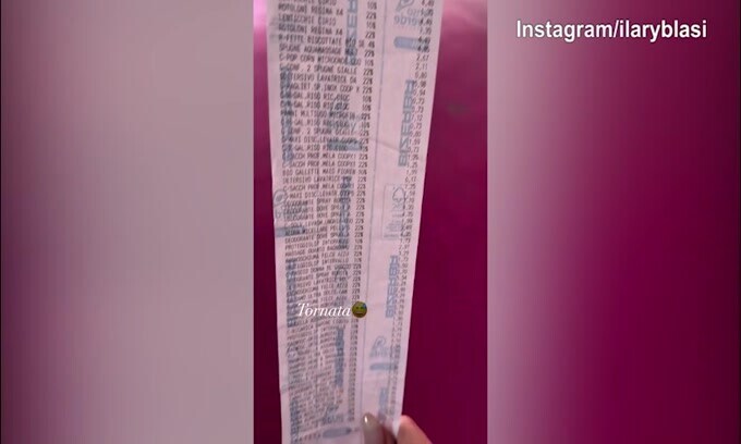 Ilary Blasi, eccola nuovamente a casa! e pubblica lo scontrino della spesa...