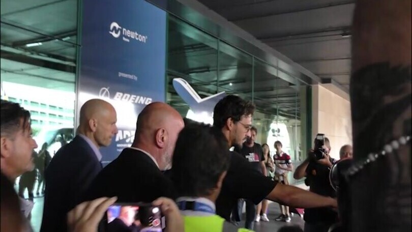Hummels arriva a Fiumicino: "Forza Roma"