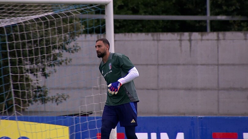 Italia, Donnarumma guida l'allenamento insieme a Vicario e Meret