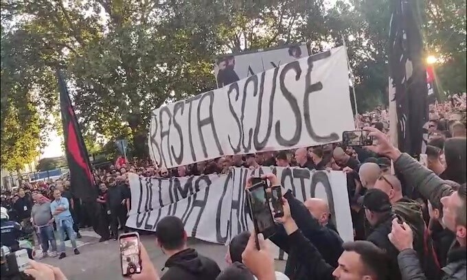 Milan. la carica della curva in vista del Venezia