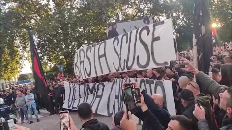 Milan. la carica della curva in vista del Venezia