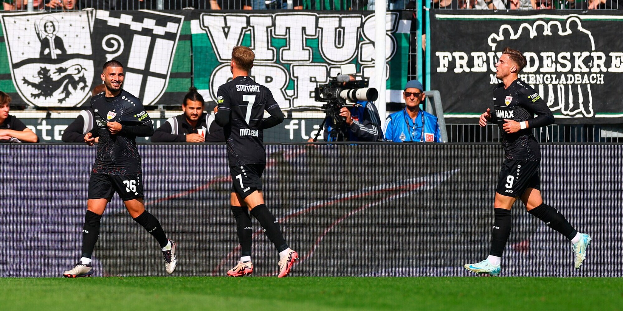 Demirovic, tris Stoccarda: prima vittoria. Tripletta di Kane, il Bayern ne fa 6