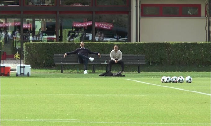 Il Milan verso la Champions League: Ibra osserva l'allenamento della squadra