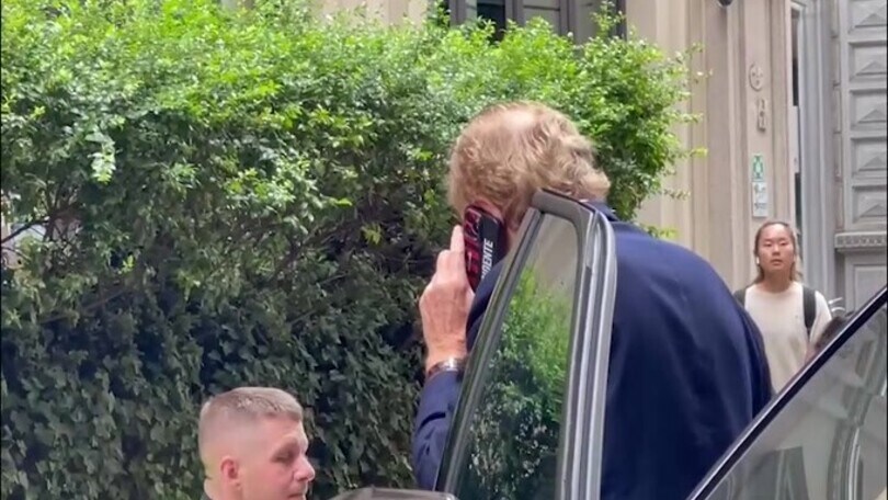 Milan, pranzo Uefa da "Cracco": l'arrivo del presidente Scaroni