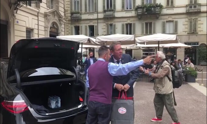 La delegazione del Psv , guidata dal dg Marvel Brands, arriva al Cambio
