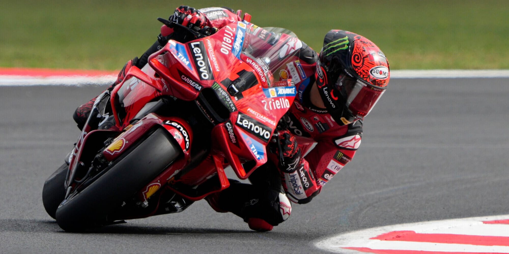 Bagnaia ricorda Luca Salvadori: il messaggio sul cupolino della Ducati