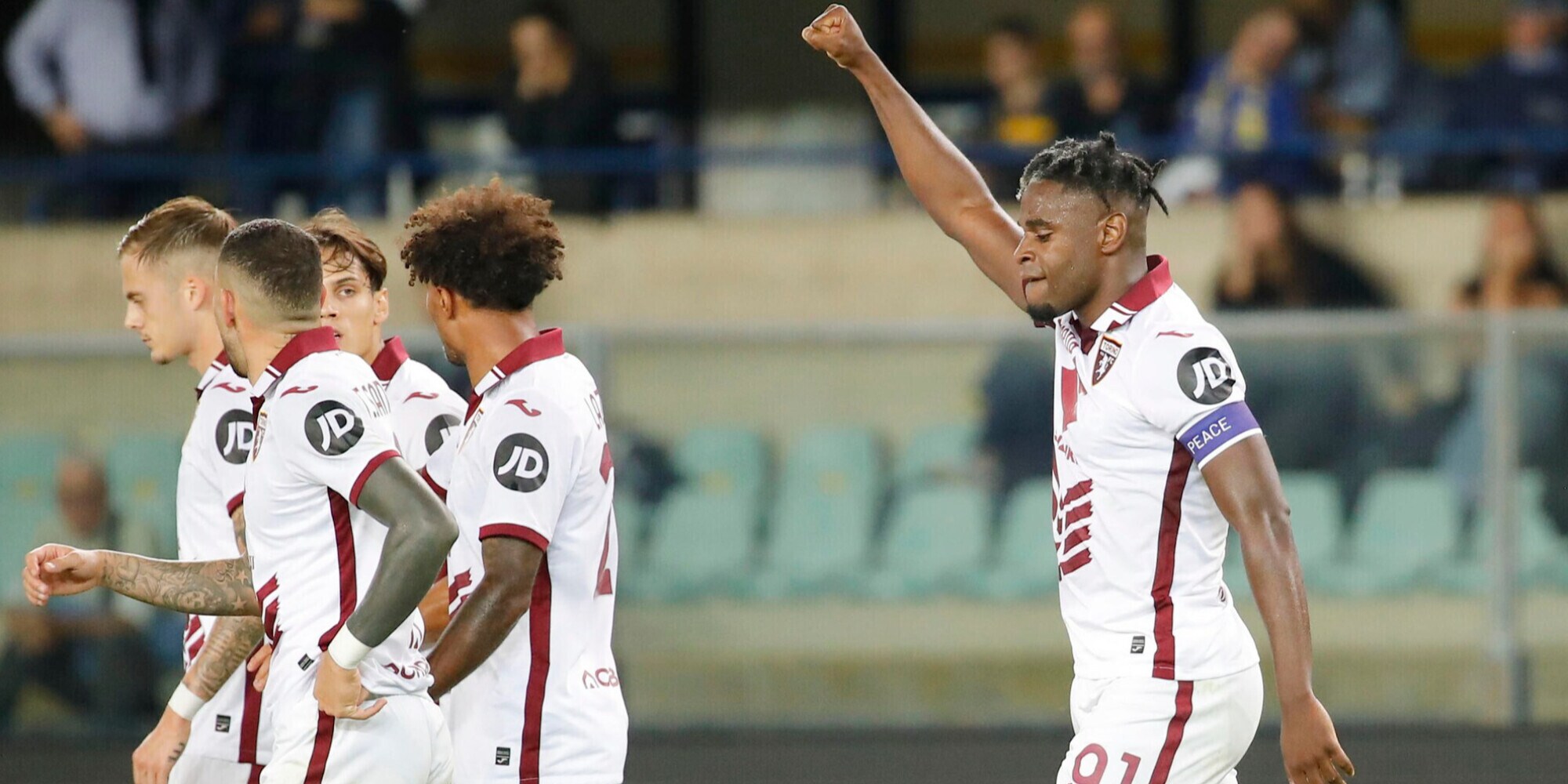 Toro da impazzire, è primo da solo! Sanabria, Zapata e Adams: sbancata Verona