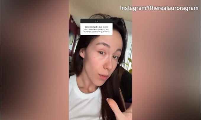 Aurora Ramaozzotti risponde ai fan: "Devi scegliere tra due e...?"