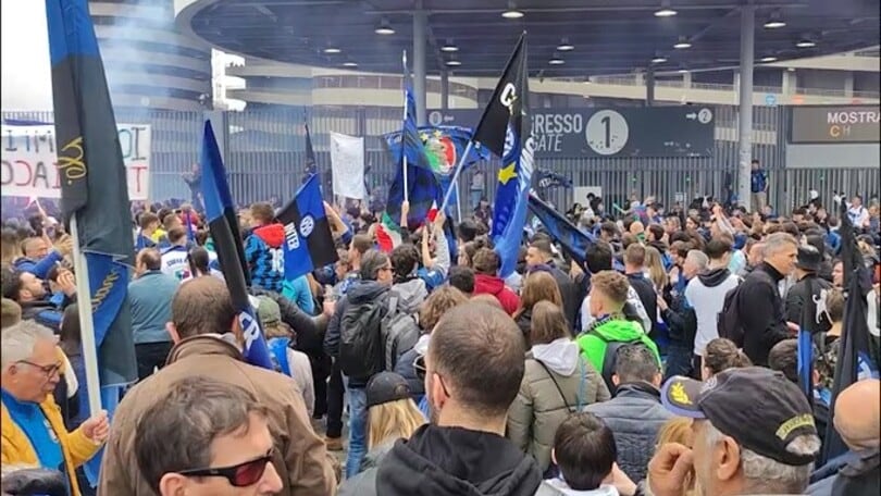 Blitz della polizia contro gli ultras di Inter e Milan