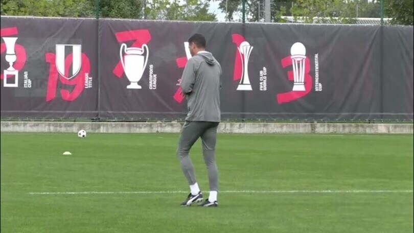 Milan, nel mirino c'è il Bayer Leverkusen: sorrisi e buon umore non mancano