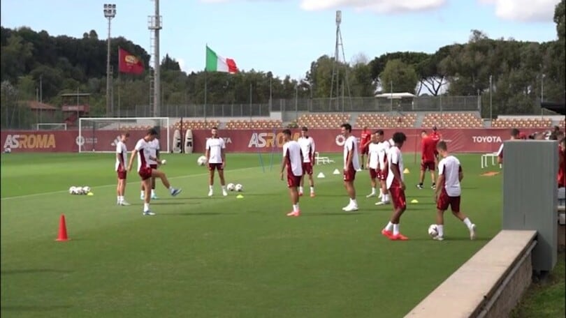 Roma, Juric guida i giallorossi nell'allenamento a Trigoria