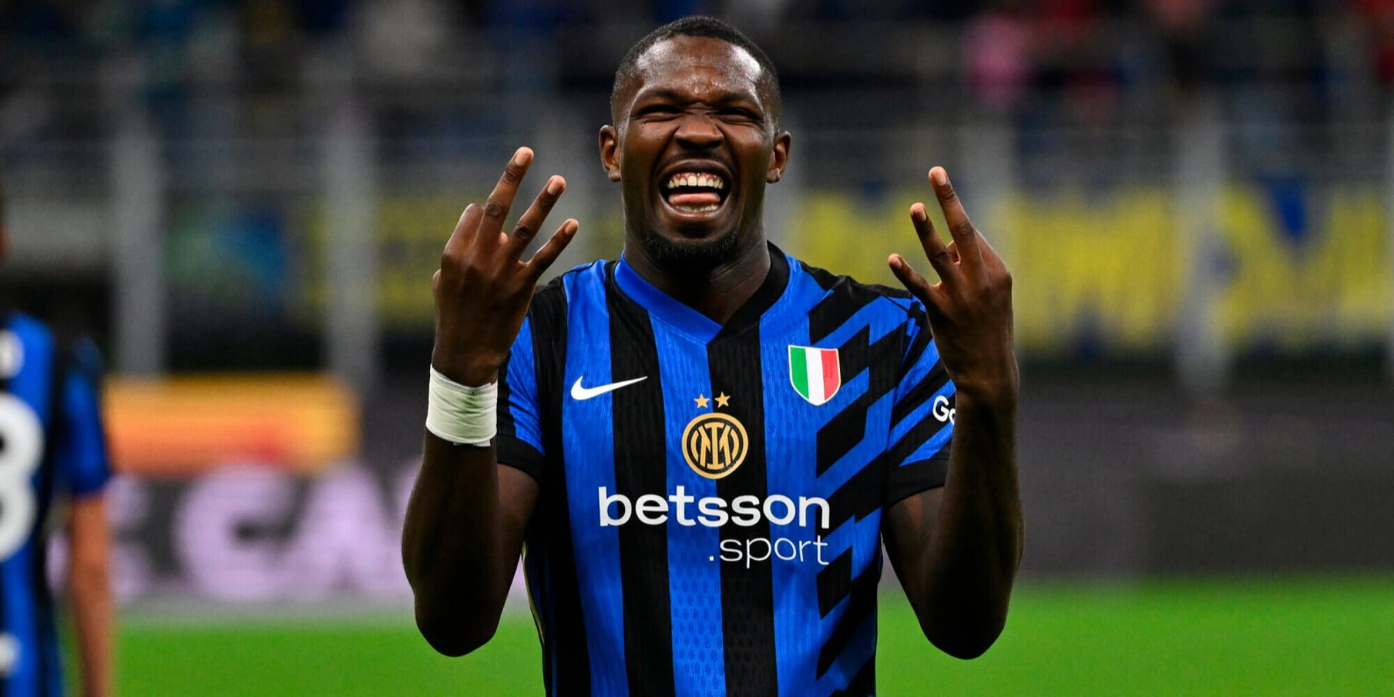 Inter col brivido, super Thuram: tripletta contro il Toro in 10. Ansia Zapata