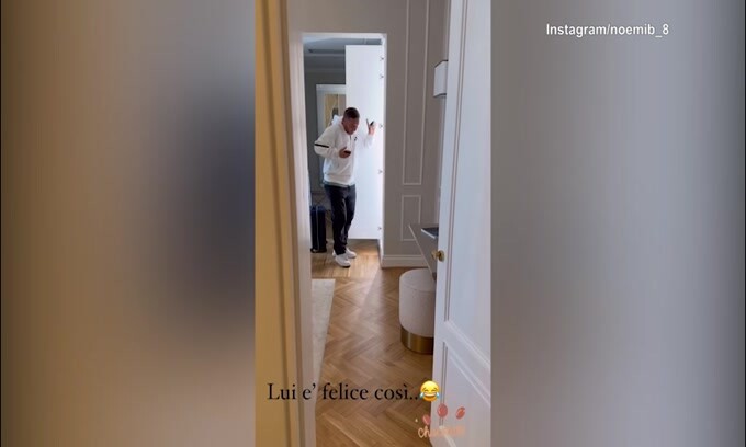 Totti balla e Noemi filma tutto